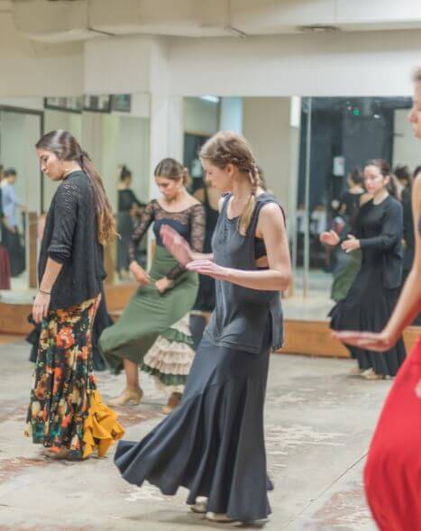 Curso intensivo de iniciación a las sevillanas en la Escuela de Sara Martín Flamenco